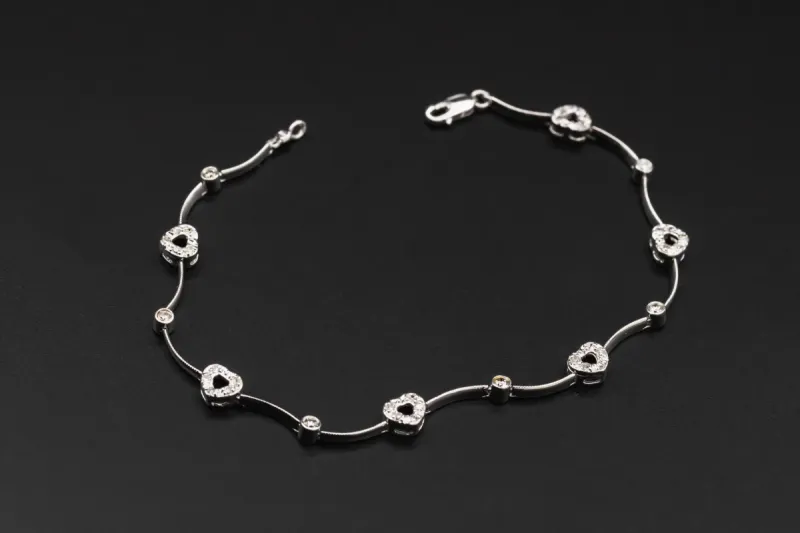 14ct White Gold Diamond Heart Bracelet 0.35ct