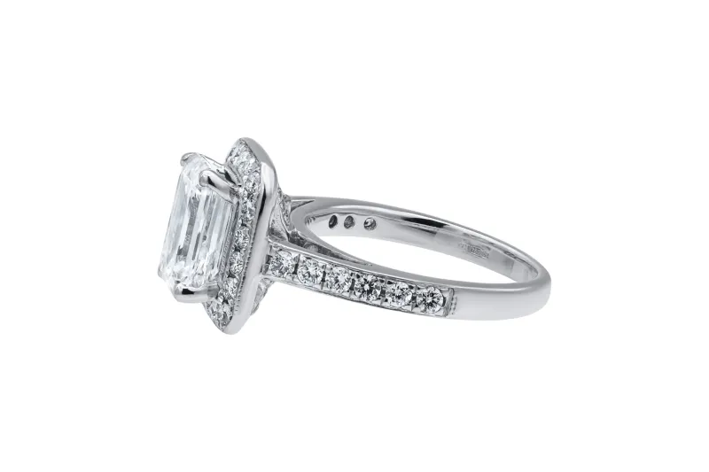 18ct White Gold IGI Certified Natural Emerald Cut Diamond Ring 2.27ct G Size I 5.1g