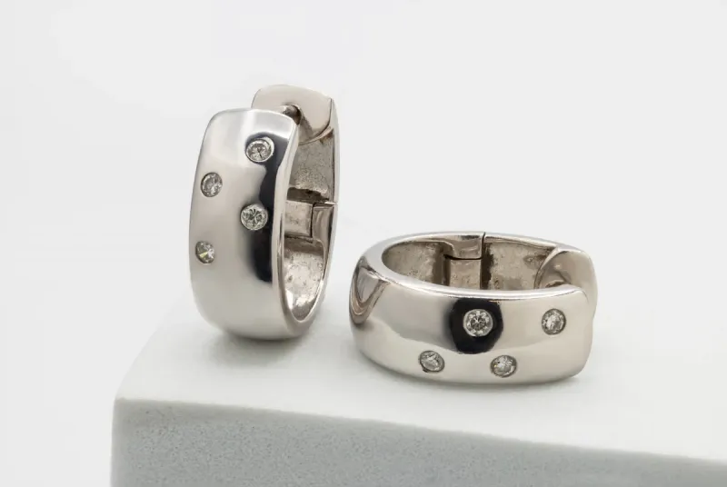 18ct White Gold Diamond Huggie Earrings 0.10ct