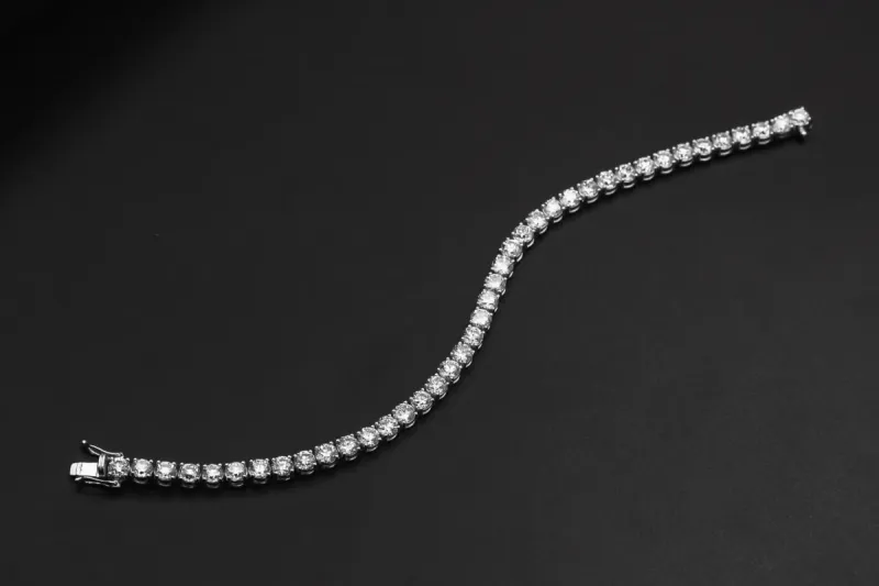18ct White Gold Round Brilliant Diamond Tennis Bracelet 12.60ct