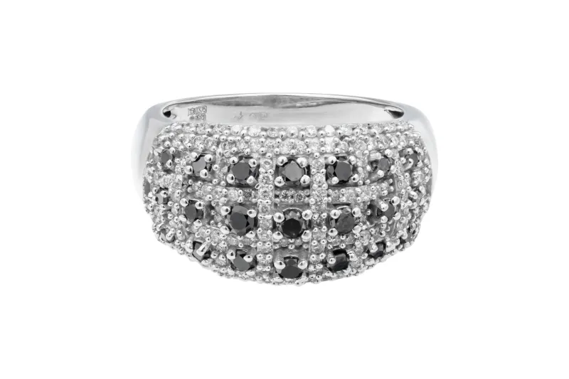 9ct White Gold Black & White Diamond Ring 0.68ct 6g