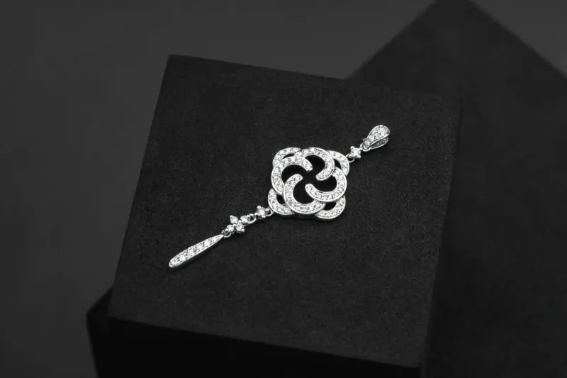 18ct White Gold Diamond Floral Drop Pendant 0.25ct