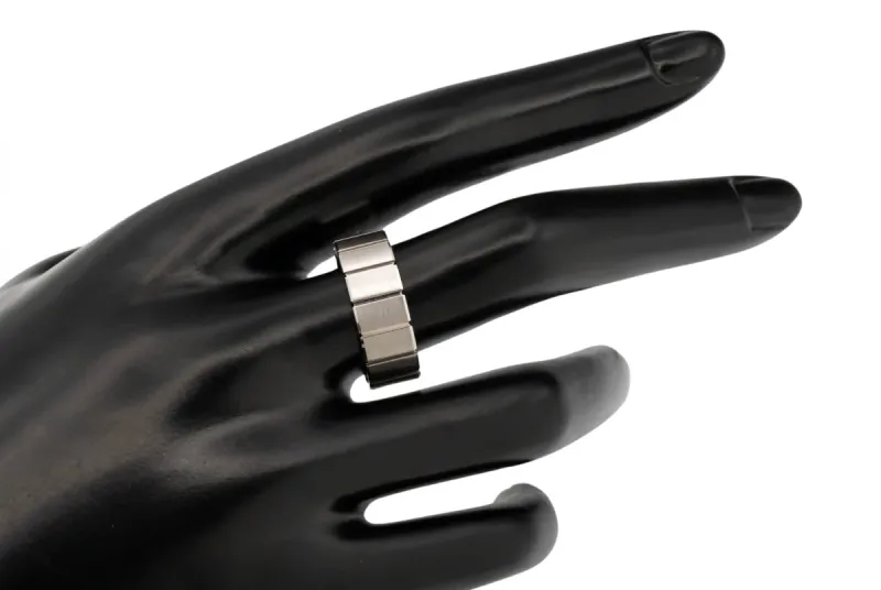 9ct White Gold Wedding Band 7.6mm