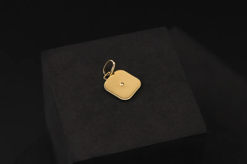 9ct Yellow Gold Mary & Child Mini Pendant 0.90g