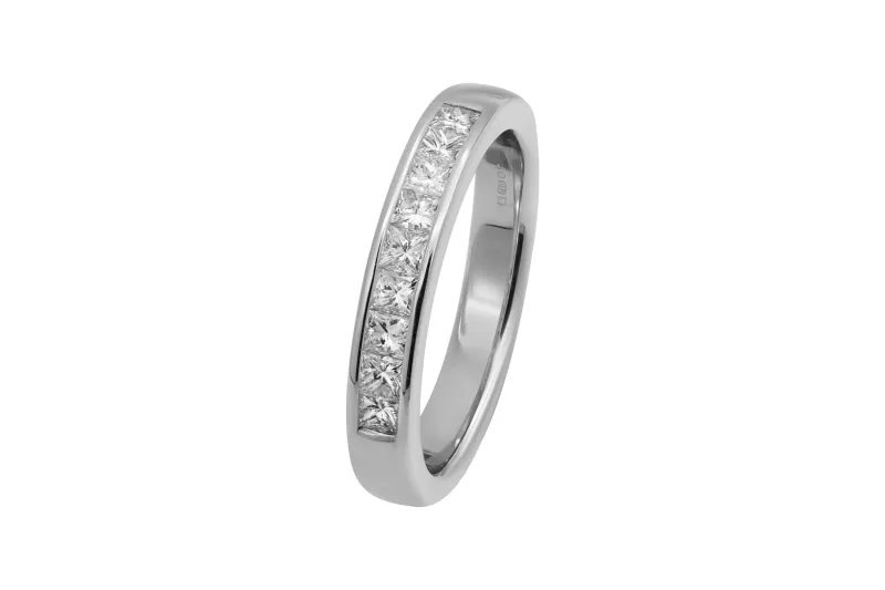 18ct White Gold Wedding Style Band With Princess Cut Diamonds 0.90ct