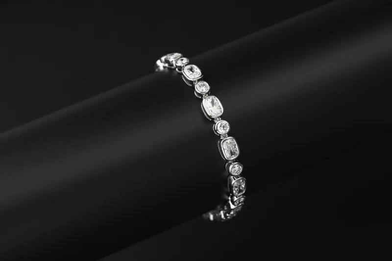 9ct White Gold Lab Grown Elongated Cushion and Brilliant Cut Diamond Bracelet 9.26ct