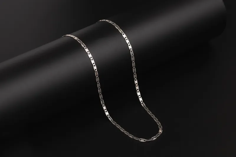 18ct White Gold Flat Mariner Link Necklace 16 Inch