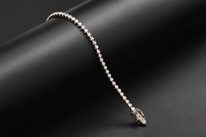 18ct White Gold Round Brilliant Diamond Tennis Bracelet 1.93ct