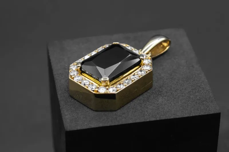 14ct Yellow Gold Diamond & Black Stone Pendant 3.00ct