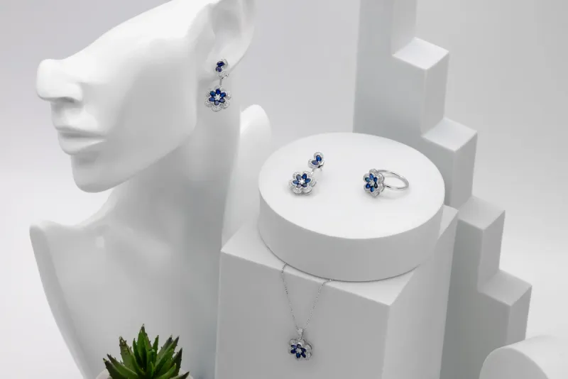 18ct White Gold Sapphire & Round Brilliant Diamond Flower Jewellery Set