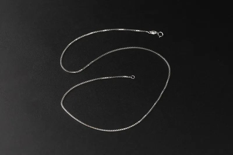 18ct White Gold Box Link Chain 4.6g 16"