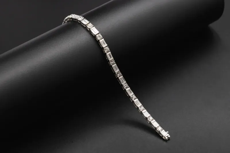 18ct White Gold Diamond Bracelet Baguette & Brilliant Cut 5.05ct