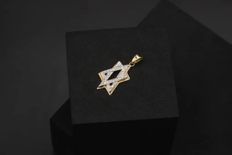 18ct Yellow Gold Diamond Star of David Pendant 0.28ct