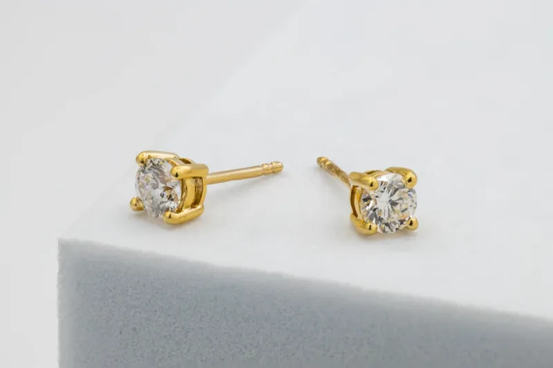 18ct Yellow Gold Round Brilliant Diamond Stud Earrings 0.70ct