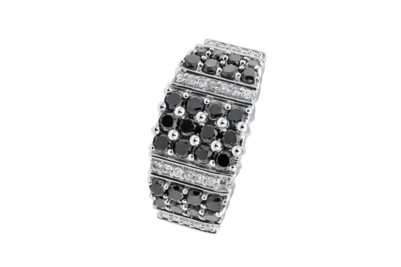 9ct White Gold Black & White Diamond Ring 0.97ct