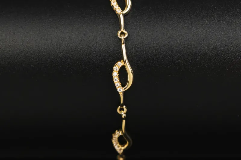 9ct Yellow Gold Diamond Bracelet 0.10ct