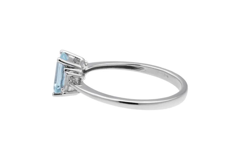 18ct White Gold Aquamarine & Diamond Ring 0.85ct