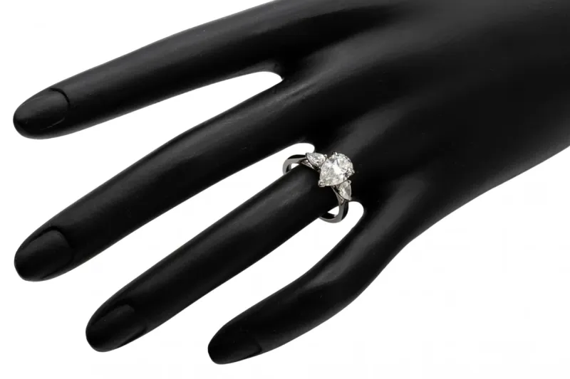 Platinum Engagement Diamond Ring 1.61ct F VVS IGI Certified Above Earth