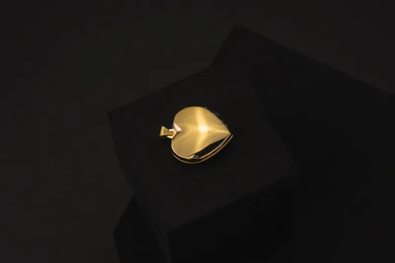 9ct Yellow Gold Heart Shaped Family Locket 2.61g
