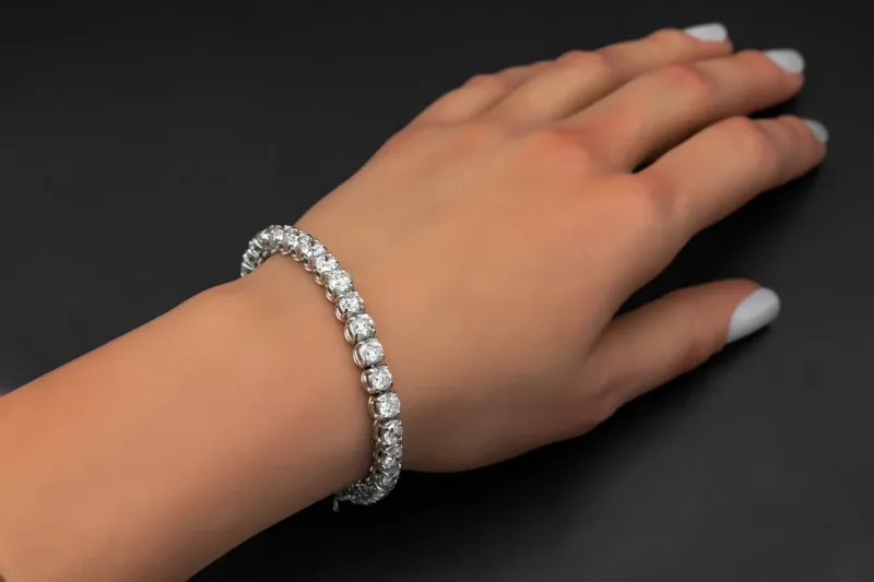 18ct White Gold Luxury Diamond Tennis Bracelet 11.22ct