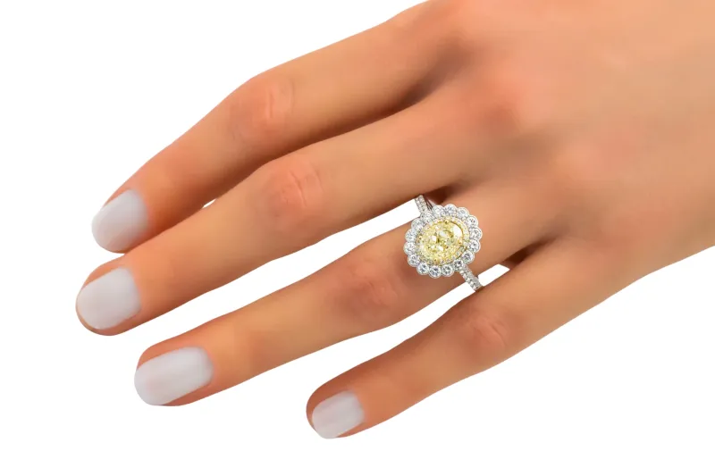 18ct White gold Fancy Light Oval Yellow Diamond Ring 2.78ct IGI Certified