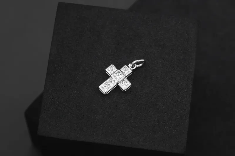 18ct White Gold Princess Cut Diamond Cross Pendant 0.56ct