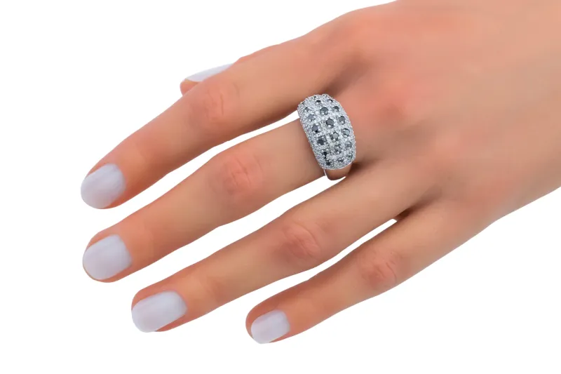 9ct White Gold Black & White Diamond Ring 0.68ct 6g