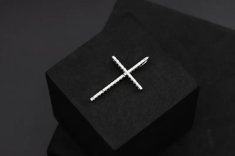 14ct White Gold Round Brilliant Diamond Cross Pendant 0.15ct
