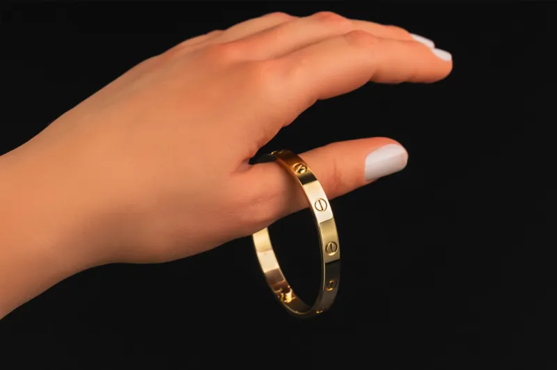Cartier Classic LOVE Bracelet 18ct Yellow Gold Size 17 6.1mm 33.5g – With Authentic Box