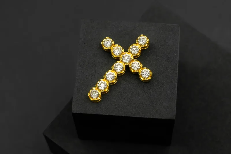 18ct Yellow Gold Diamond Cross 4.60cts