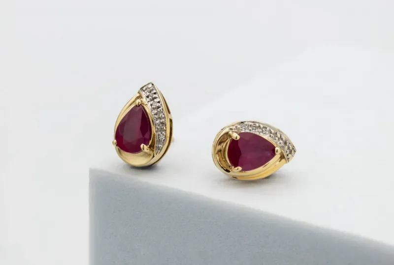 9ct Yellow Gold Ruby & Diamond Stud Earrings 0.005ct