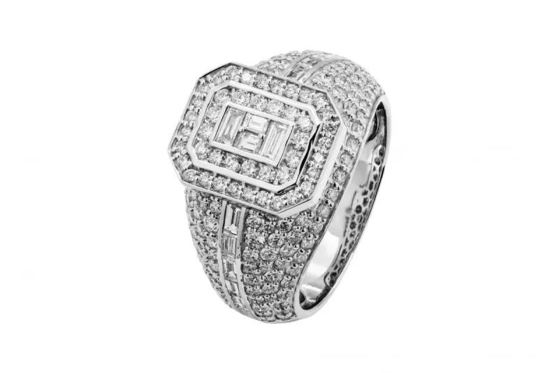 9ct White Gold Diamond Ring 2.86ct 8.8g