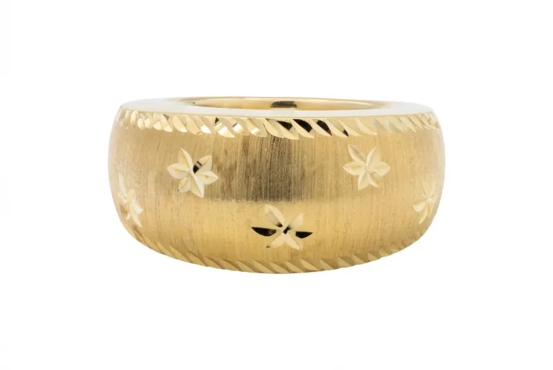 9ct Yellow Gold Wide Floral Engraved Band