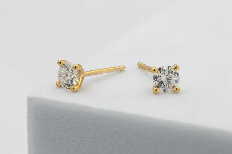18ct Yellow Gold Brilliant Cut Diamond Stud Earrings 0.70ct