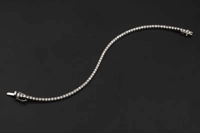 18ct White Gold Round Diamond Tennis Bracelet 2.54ct
