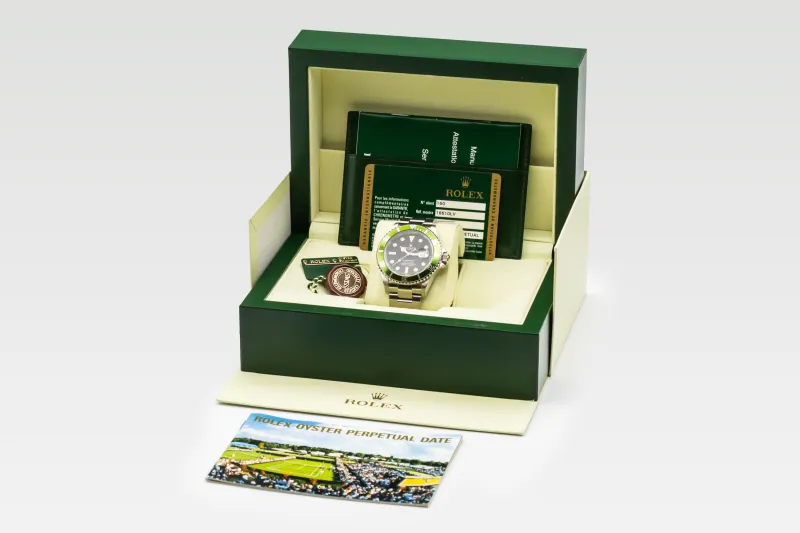 Rolex Submariner 40mm Stainless Steel Oyster 16610LV 2009