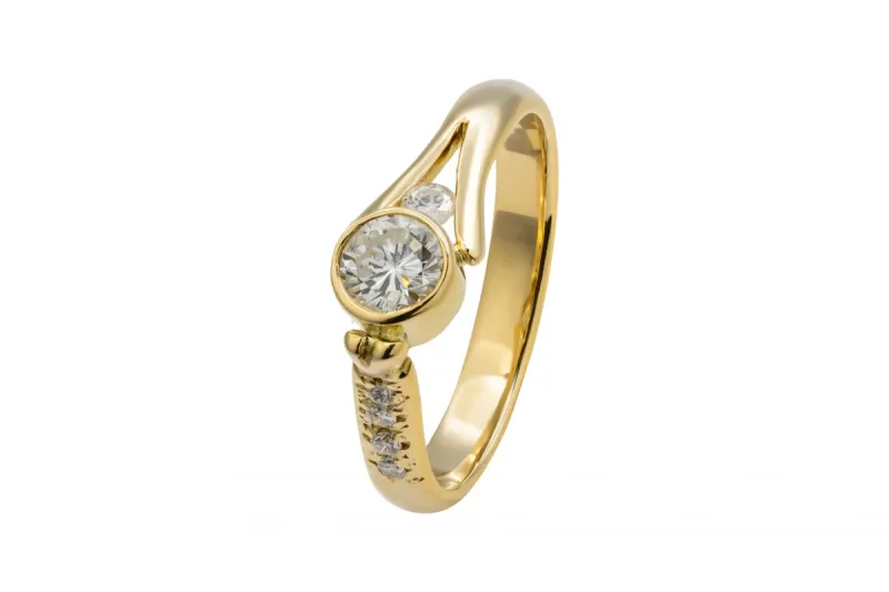 18ct Yellow Gold Diamond Ring 0.62ct 4.3g