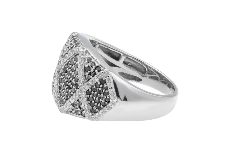 9ct White Gold Black & White Diamond Pattern Ring 0.89ct