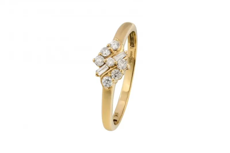 9ct Yellow Gold Round & Emerald Diamond Ring 0.27ct