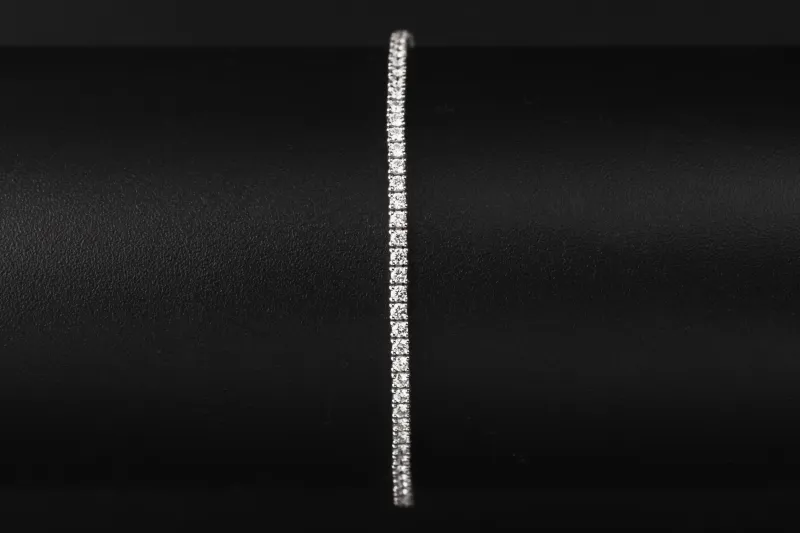 18ct White Gold Lab Diamond Tennis Bracelet 1.80ct 5.46g