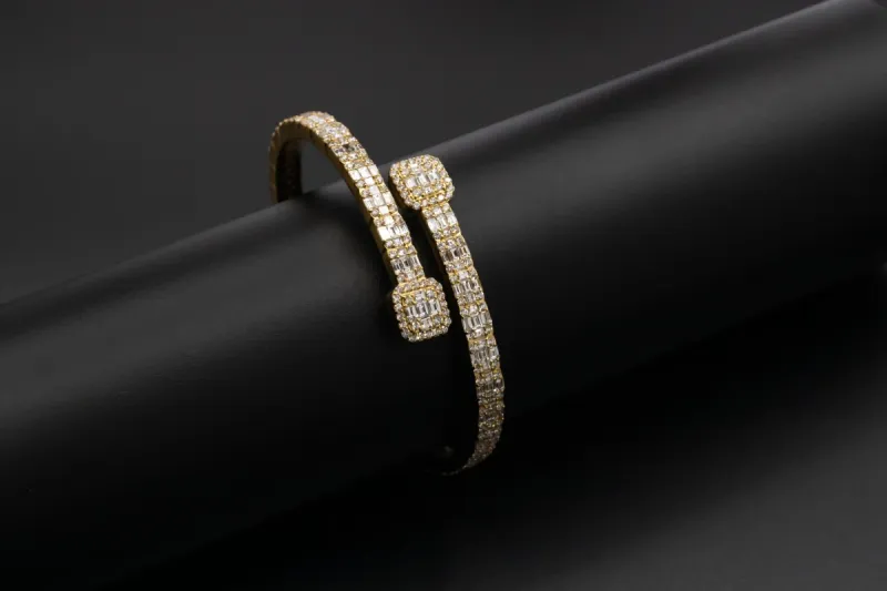 9ct Yellow Gold Diamond Bangle 8.75ct E VS1