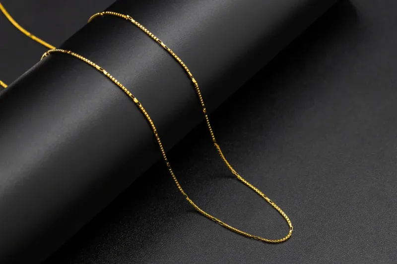18ct Yellow Gold Fine Chain Necklace 17 Inch