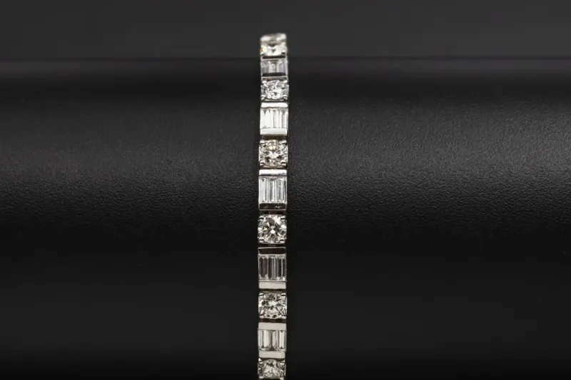 18ct White Gold Diamond Bracelet Baguette & Brilliant Cut 5.05ct