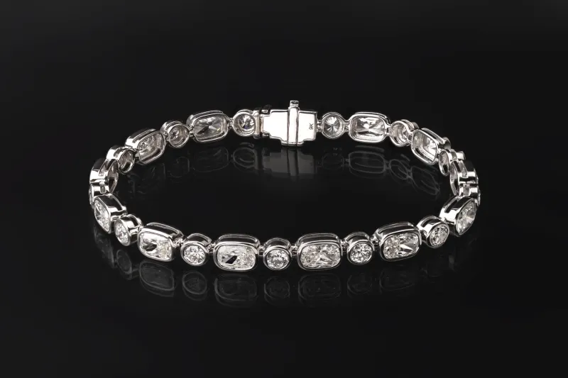 9ct White Gold Lab Grown Elongated Cushion and Brilliant Cut Diamond Bracelet 9.26ct
