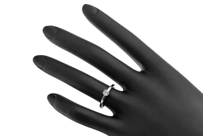 18ct White Gold Diamond Engagement Ring 0.20ct H VS1
