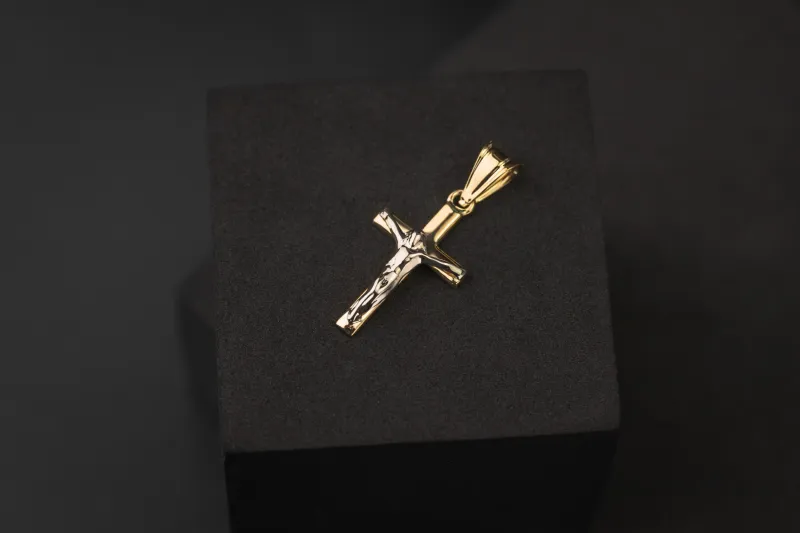 18ct Yellow Gold & White Gold Crucifix Pendant 1.8g