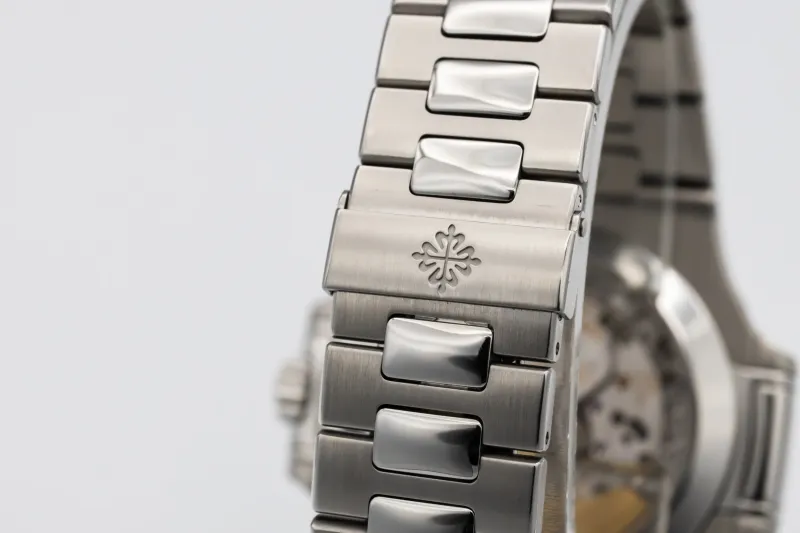 Patek Philippe Nautilus 40.5mm Stainless Steel 5726/1A-001 2016