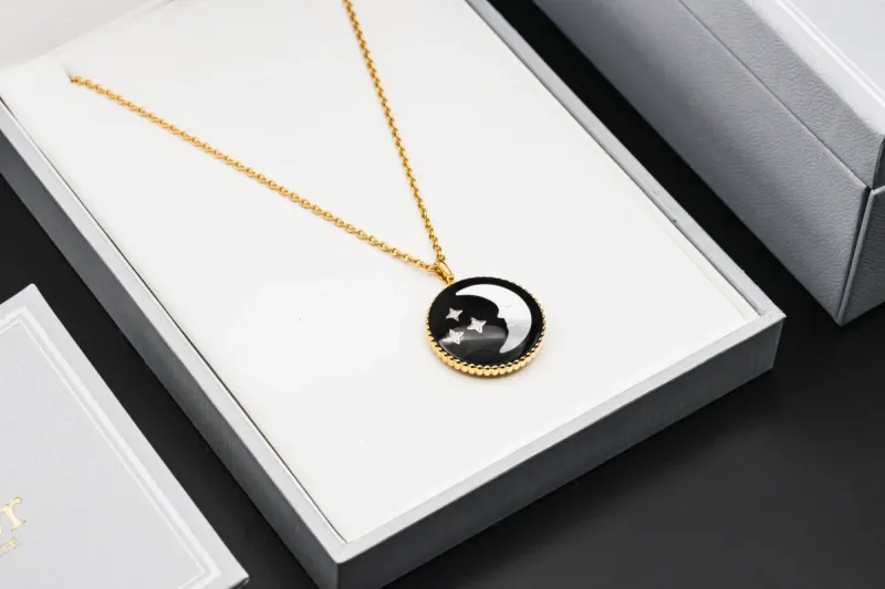 Rose Céleste Medallion Necklace Yellow & White Gold, Diamond