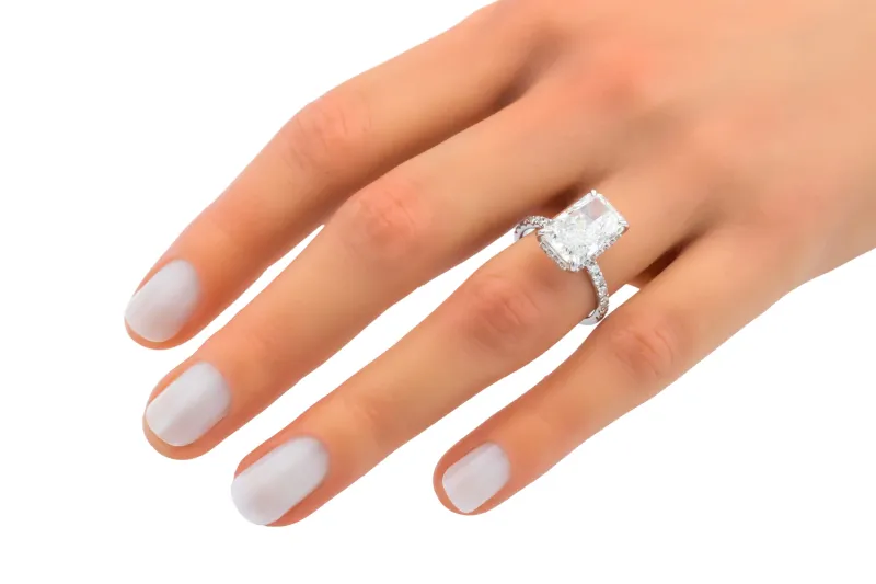 18ct White Gold Radiant Lab Diamond Ring 4.00ct IGI Certified