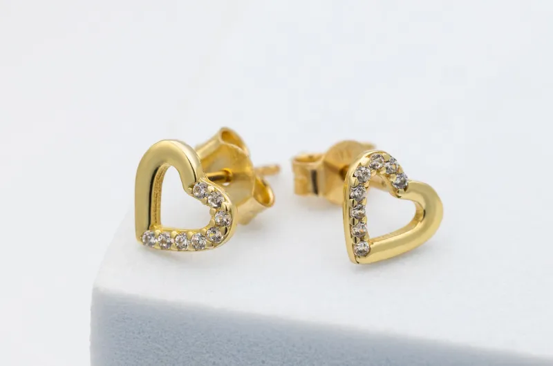 9ct Yellow Gold Medium Half Cubic Zirconia Heart Stud Earrings 0.9g